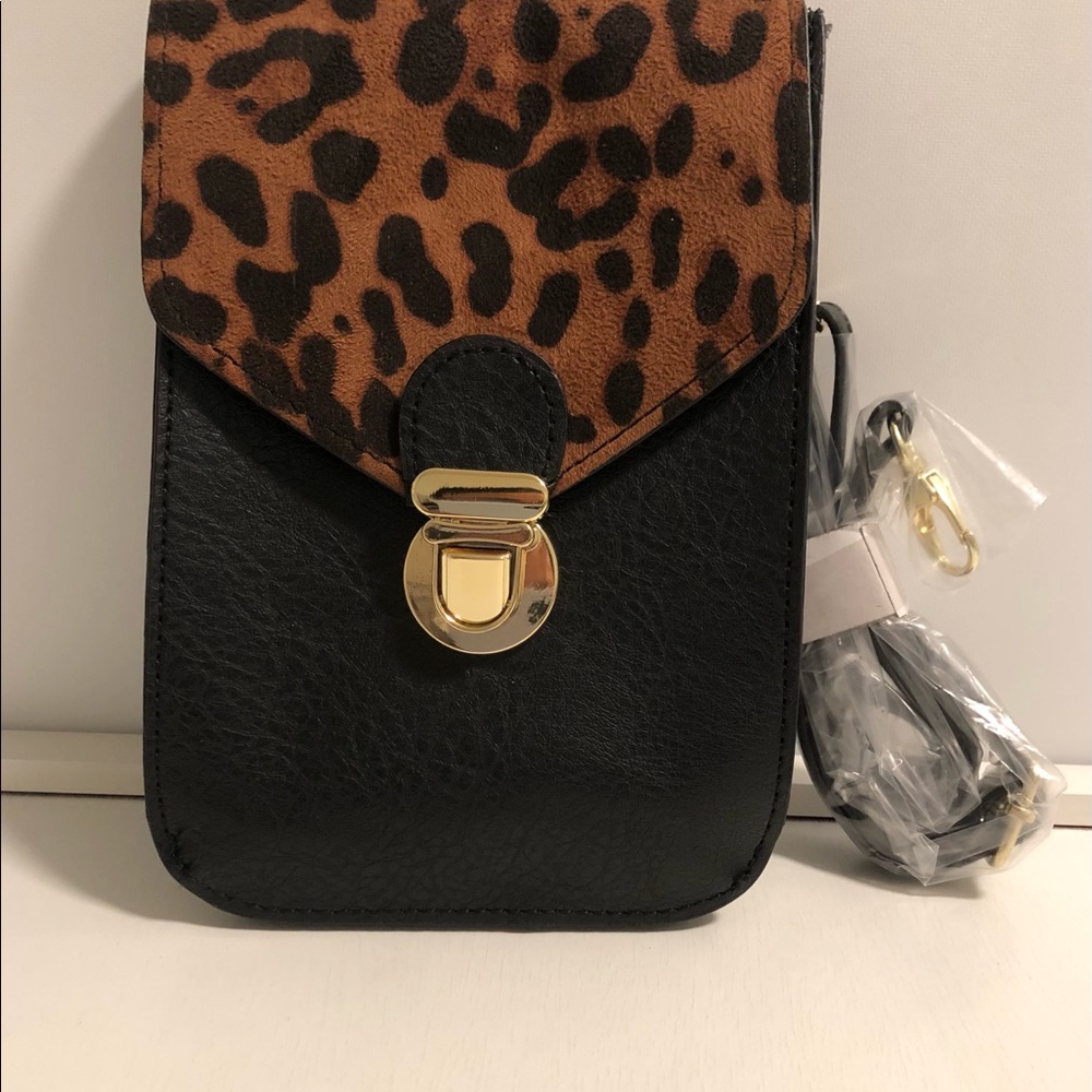 *SOLD*Crossbody touch screen (your phone in clear pouch) purse.